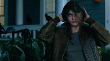 Glasses vintage pilot goggles biker of Margo (Cara Delevingne) in The hidden face of Margo