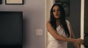 El vestido de Alice + Olivia de Mila Kunis en Ted