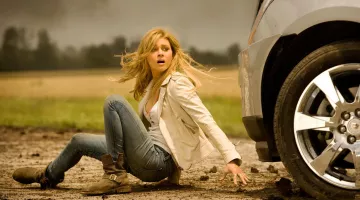 Chaqueta de cuero de Tessa Yeager (Nicola Peltz) en Transformers 4
