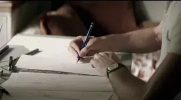 El reloj Omega Constellation usado por Yves Saint Laurent (Pierre Niney) en la película Yves Saint Laurent