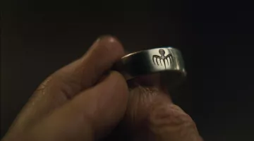 La bague de l'organisation S.PE.C.T.R.E. dans Spectre