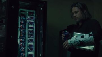 The can of Pepsi Gerry Lane (Brad Pitt) in World War Z