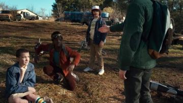 The backpack vintage Mike Wheeler (Finn Wolfhard) in Stranger Things S01E07
