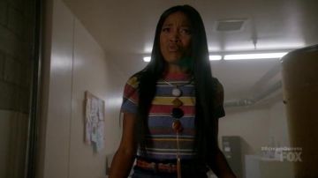Tshirt with horizontal stripes colored Zayday Williams (Keke Palmer) in Scream Queens