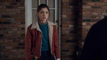 The jacket of Nancy Wheeler (Natalia Dyer) in Stranger Things S01E05