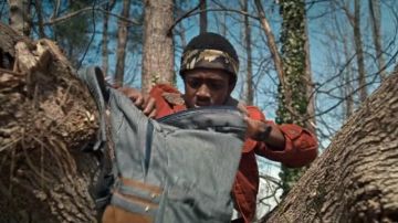 The bandana military Lucas (Caleb McLaughlin) in Stranger Things