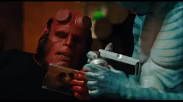 Le CD des "Plus belles chansons d'amour" dans Hellboy 2