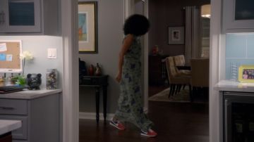Les Nike du Dr Rainbow Johnson (Tracee Ellis Ross) dans Black-ish