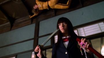 Chaqueta de cuero con bandas negras de Black Mamba (Uma Thurman) en Kill Bill volumen 1