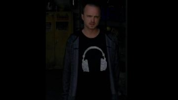 The t-shirt &quot;Headphones&quot; of Jesse Pinkman (Aaron Paul) in the series Breaking Bad