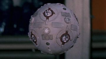 the Marksman-H combat remote of Luke Skywalker (Mark Hamill) in Star Wars IV