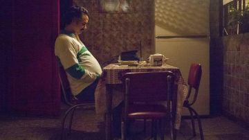 Polo Benetton de Pablo Escobar (Wagner Moura) en Narcos