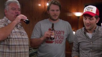 T-shirt "Scare Crow Boat" of Andy Dwyer in Parks and Recreation