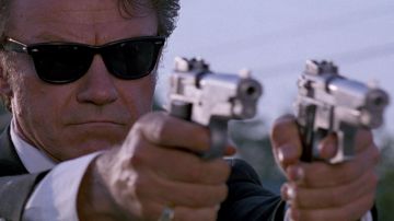 Les Ray Ban RB2140 (Bausch & Lomb) de Mr White (Harvey Keitel) dans Reservoir Dogs