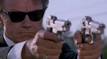 The Ray Ban RB2140 (Bausch & Lomb) Mr White (Harvey Keitel) in Reservoir Dogs