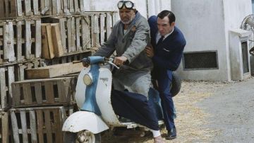 Le scooter Lambretta LD 57 de Hubert Bonisseur de La Bath (Jean Dujardin) dans OSS 117 : Le Caire, nid d'espions