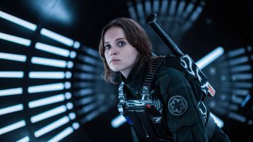 The crest on the jacket of Jyn Erso (Felicity Jones) in Rogue One