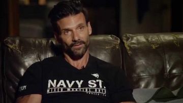 The t-shirt Navy Street in Kingdom