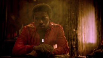 The leather jacket red of Shaolin Fantastic (Shameik Moore) in The Get Down S01E06