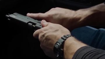 La montre Casio W87H-1V de Jack Reacher (Tom Cruise) dans Jack Reacher 2