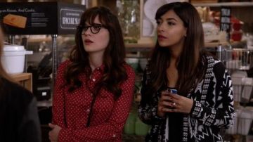 Chaleco H&M de Cece Parekh (Hannah Simone) en New Girl S05E18