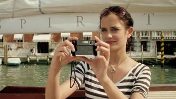 The Sony Cyber-Shot DSC-T50d of Vesper Lynd (Eva Green) in Casino Royale