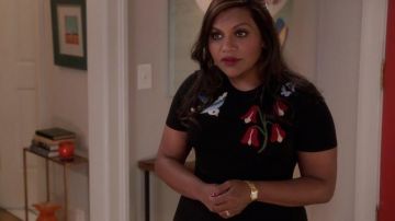 La robe noire Valentino de Mindy Lahiri (Mindy Kaling) dans The Mindy Project