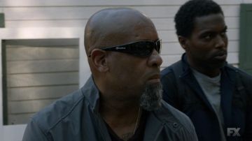 Sunglasses Bollé in Sons of Anarchy S07E10