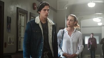 Denim Veste en peau lainée porté par Jughead Jones (Cole Sprouse) comme on le voit dans Riverdale S01E12
