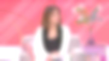 Chaqueta de esmoquin blanca y negra de Faustine Bollaert en It Starts Today del 24/01/2018