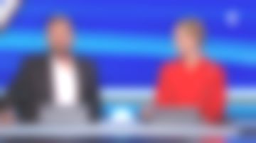 El vestido rojo con bordado de pájaro de Sidonie Bonnec en Tout le monde à son mot à dire del 23/01/2018