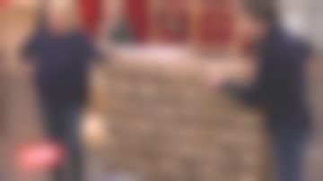 Le top bleu marine de Sophie Davant dans l'émission Affaire Conclue du 23/01/2018