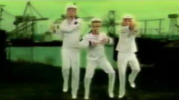 The white uniform of the sailor Bratisla Boys in the clip Stach stach