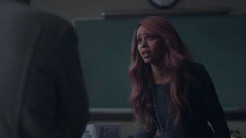 The pull of Toni Topaz (Vanessa Morgan) in Riverdale S02E11