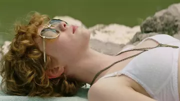 Les lunettes de soleil Aviator de Beverly Marsh / Bev (Sophia Lillis) dans Ça