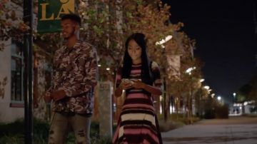 La robe rayée Opening Ceremony de Zoey Johnson (Yara Shahidi) dans Grown-ish S01E03