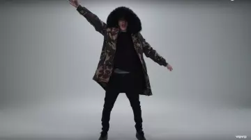 Zapatillas Nike Air Max 90 en el clip Out of Tune de Vald