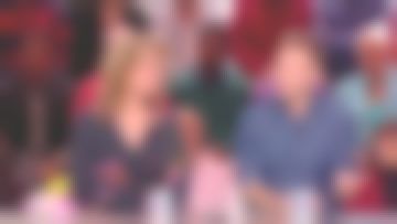 The top cache-coeur-flower Marie-Ange Nardi in The children of the television in the 28/01/2018