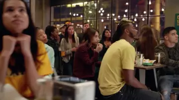 La chemise imprimé coeurs Kate Moss Pour Equipment de Ana Torres (Francia Raisa) dans Grown-ish S01E05