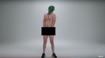 Les sneakers Nike AirMax TN de Vald dans son clip Désaccordé