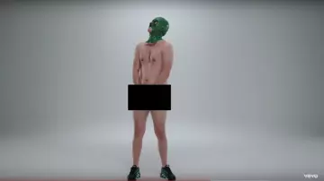 Zapatillas Nike AirMax TN de Vald en su clip desafinado