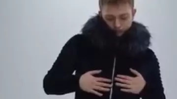 The parka with the fur of Vald in his clip out of tune