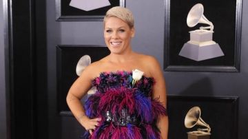 The dress Armani Private P!nk at the Grammy Awards 2018