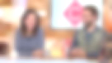 La marinière marine écriture brodée de Marion Ruggieri dans C à vous du 17/11/2017 (version mademoiselle)