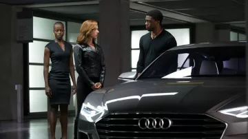 Chaqueta negra de cuero usada por Black Widow (Scarlett Johansson) como se ve en Captain America: Civil War