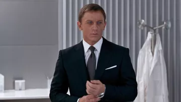 Gris foncé Cravate porté par James Bond (Daniel Craig dans Quantum of Solace