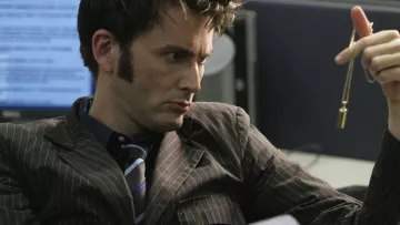 Corbata a rayas usada por el 10º Doctor (David Tennant) como se ve en Doctor Who S04E01