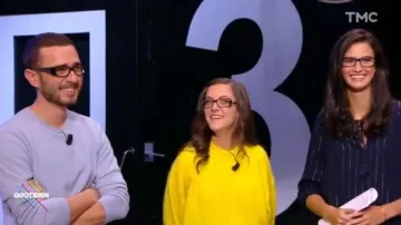 La robe à rayures de Lilia Hassaine dans Quotidien du 30/01/2018