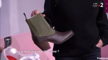 Les boots santiag kaki et marron en cuir végétal conseillées dans C'est au programme du 30/01/2018