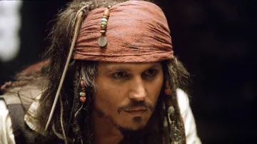 Pañuelo rojo usado por Jack Sparrow (Johnny Depp) como se ve en Piratas del Caribe: La maldición de la Perla Negra